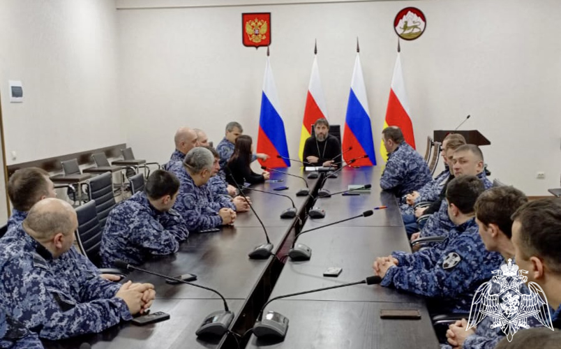ВО ВЛАДИКАВКАЗЕ РОСГВАРДЕЙЦЫ ПРИНЯЛИ УЧАСТИЕ В ПОСВЯЩЕННОМ ДНЮ ПОБЕДЫ В СТАЛИНГРАДСКОЙ БИТВЕ КРУГЛОМ СТОЛЕ 