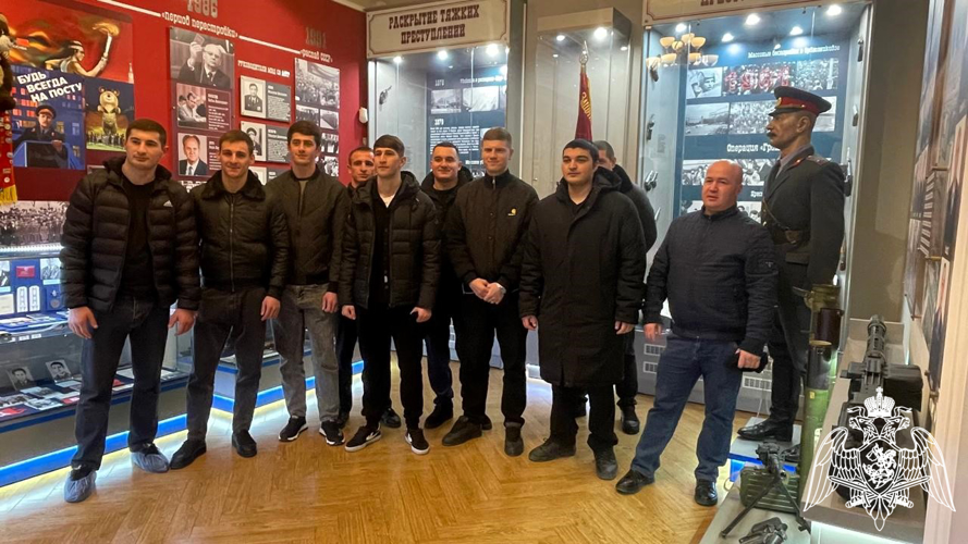 В СЕВЕРНОЙ ОСЕТИИ РОСГВАРДЕЙЦЫ ПРОВЕЛИ КРУГЛЫЕ СТОЛЫ В РАМКАХ  ДНЯ ПАМЯТИ О РОССИЯНАХ, ИСПОЛНЯВШИХ ВОИНСКИЙ ДОЛГ ЗА ПРЕДЕЛАМИ ОТЕЧЕСТВА