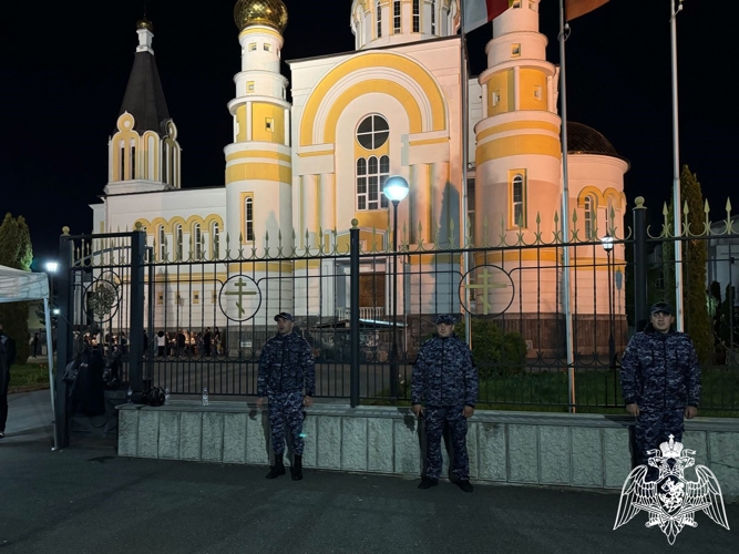 РОСГВАРДЕЙЦЫ ОБЕСПЕЧИЛИ ПРАВОПОРЯДОК В ПЕРИОД ПРАЗДНОВАНИЯ ПАСХИ В СЕВЕРНОЙ ОСЕТИИ