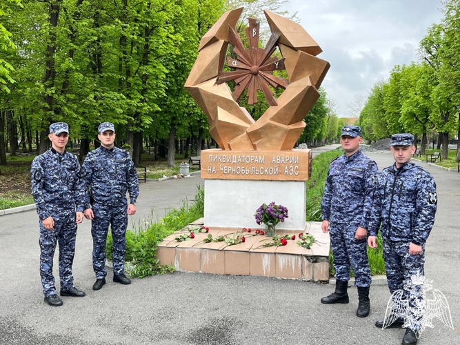 ВО ВЛАДИКАВКАЗЕ РОСГВАРДЕЙЦЫ ПОЧТИЛИ ПАМЯТЬ ЖЕРТВ ЧЕРНОБЫЛЬСКОЙ КАТАСТРОФЫ