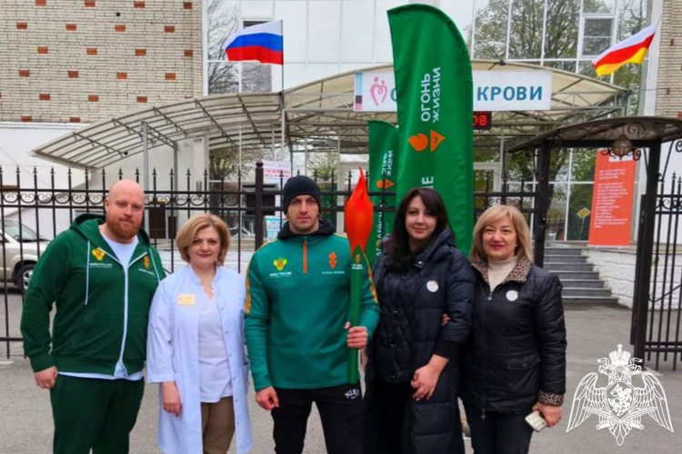 РОСГВАРДЕЕЦ ПРОНЕС ФАКЕЛ ОБЩЕНАЦИОНАЛЬНОЙ ЭСТАФЕТЫ «ОГОНЬ ЖИЗНИ» ВО ВЛАДИКАВКАЗЕ
