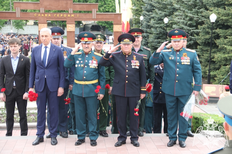 ВО ВЛАДИКАВКАЗЕ РУКОВОДСТВО РОСГВАРДИИ ПРИНЯЛО УЧАСТИЕ В ТОРЖЕСТВЕННОМ МЕРОПРИЯТИИ, ПОСВЯЩЕННОМ ДНЮ ПОБЕДЫ