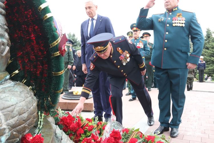 ВО ВЛАДИКАВКАЗЕ РУКОВОДСТВО РОСГВАРДИИ ПРИНЯЛО УЧАСТИЕ В ТОРЖЕСТВЕННОМ МЕРОПРИЯТИИ, ПОСВЯЩЕННОМ ДНЮ ПОБЕДЫ