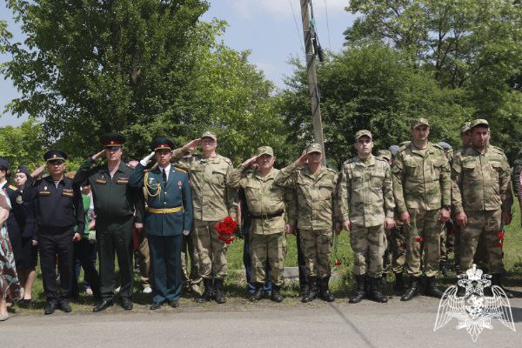 В СЕВЕРНОЙ ОСЕТИИ УВЕКОВЕЧИЛИ ПАМЯТЬ ОФИЦЕРА РОСГВАРДИИ ГЕРОЯ РОССИИ МАРАТА ТИБИЛОВА