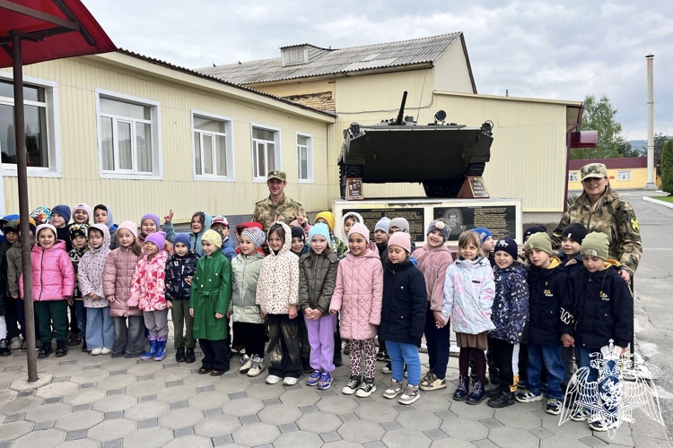 ДЕНЬ ОТКРЫТЫХ ДВЕРЕЙ ПРОВЕЛИ ВОЕННОСЛУЖАЩИЕ ВЛАДИКАВКАЗСКОГО СОЕДИНЕНИЯ РОСГВАРДИИ