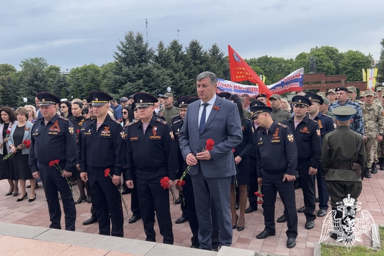 ВО ВЛАДИКАВКАЗЕ РУКОВОДСТВО РОСГВАРДИИ ПРИНЯЛО УЧАСТИЕ В ТОРЖЕСТВЕННОМ МЕРОПРИЯТИИ, ПОСВЯЩЕННОМ ДНЮ ПОБЕДЫ
