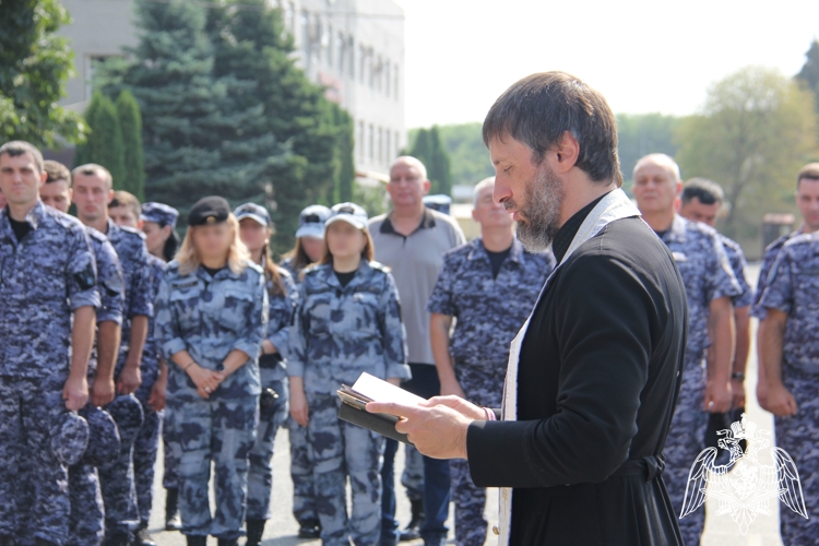В ДЕНЬ КРЕЩЕНИЯ РУСИ РОСГВАРДЕЙЦЫ ПРИНЯЛИ УЧАСТИЕ В ПРАЗДНИЧНЫХ БОГОСЛУЖЕНИЯХ В СЕВЕРНОЙ ОСЕТИИ