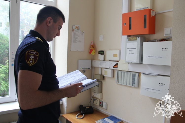 В СЕВЕРНОЙ ОСЕТИИ РОСГВАРДЕЙЦЫ ПРОВЕРИЛИ ГОТОВНОСТЬ ОБРАЗОВАТЕЛЬНЫХ УЧРЕЖДЕНИЙ К НОВОМУ УЧЕБНОМУ ГОДУ И ПРЕДСТОЯЩИМ ВЫБОРАМ