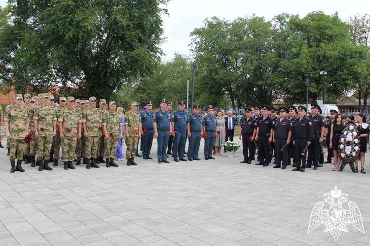 В Северной Осетии росгвардейцы почтили память жертв бесланской трагедии
