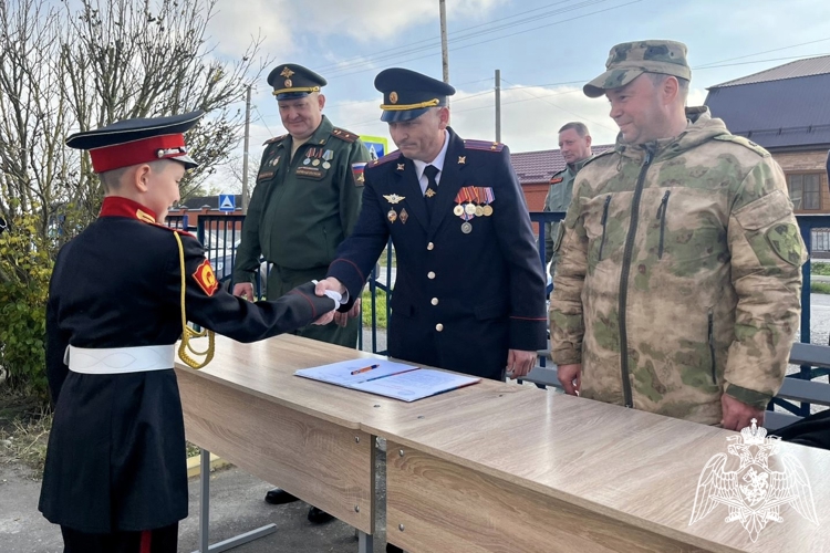 Военнослужащие моздокского авиационного полка Росгвардии поддержали патриотическое мероприятие в Северной Осетии