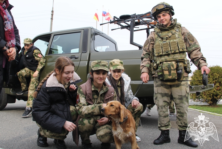 ДЕНЬ ОТКРЫТЫХ ДВЕРЕЙ ПРОВЕЛИ ВОЕННОСЛУЖАЩИЕ ВЛАДИКАВКАЗСКОГО СОЕДИНЕНИЯ РОСГВАРДИИ
