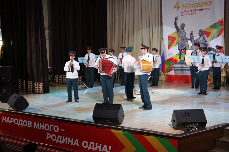 Оркестр владикавказского соединения Росгвардии выступил на гала-концерте Международного фестиваля национальных культур
