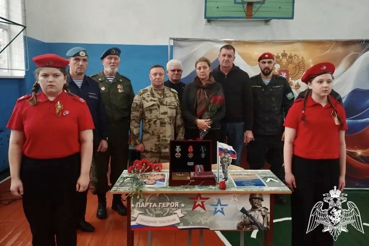 РОСГВАРДЕЙЦЫ ПРОВЕЛИ ПАТРИОТИЧЕСКИЕ ВСТРЕЧИ СО ШКОЛЬНИКАМИ МОЗДОКА