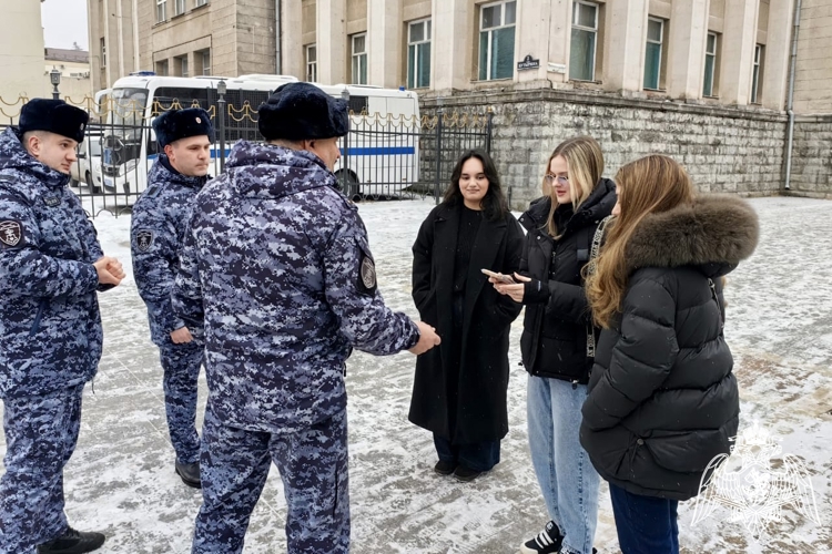 ВО ВЛАДИКАВКАЗЕ РОСГВАРДЕЙЦЫ ПРИСОЕДИНИЛИСЬ К АКЦИИ "БЛОКАДНЫЙ ХЛЕБ"