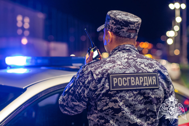 РОСГВАРДЕЙЦЫ ЗАДЕРЖАЛИ АГРЕССИВНОГО ПОСЕТИТЕЛЯ ИГОРНОГО ЗАВЕДЕНИЯ ВО ВЛАДИКАВКАЗЕ