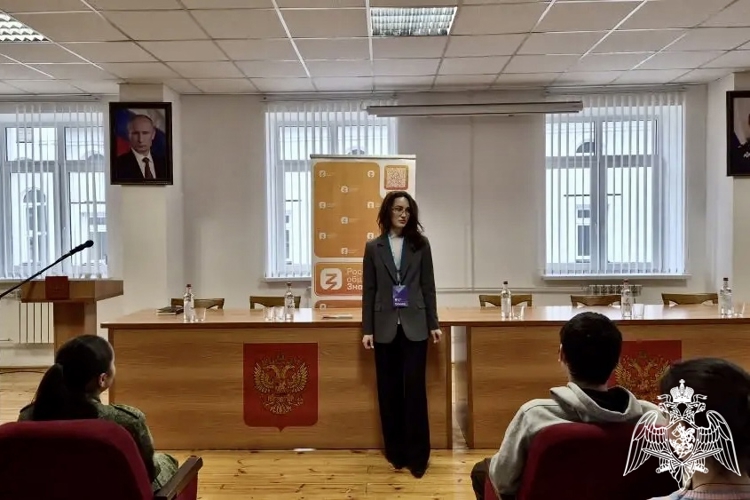 РОСГВАРДЕЙЦЫ ПРОВЕЛИ ПАТРИОТИЧЕСКИЕ МЕРОПРИЯТИЯ ДЛЯ ШКОЛЬНИКОВ