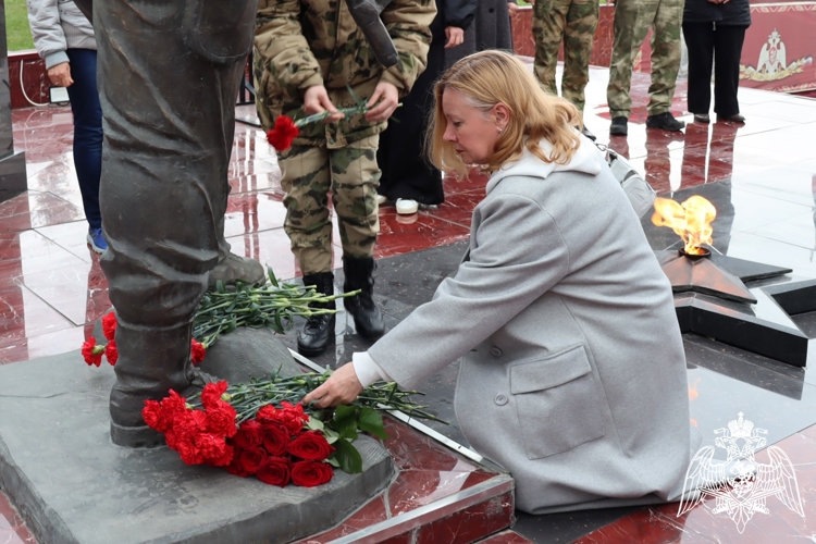 ВО ВЛАДИКАВКАЗЕ ПОЧТИЛИ ПАМЯТЬ ПОГИБШИХ РОСГВАРДЕЙЦЕВ