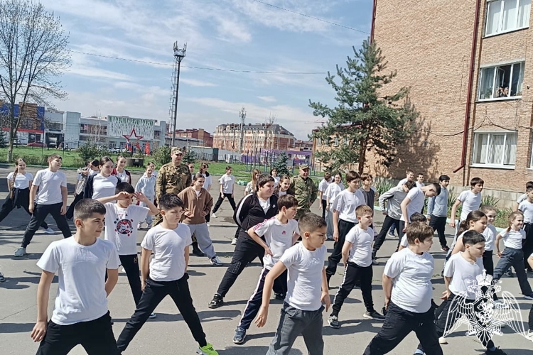РОСГВАРДЕЙЦЫ ПРОВЕЛИ ТЕМАТИЧЕСКИЕ МЕРОПРИЯТИЯ ДЛЯ ШКОЛЬНИКОВ ВЛАДИКАВКАЗА
