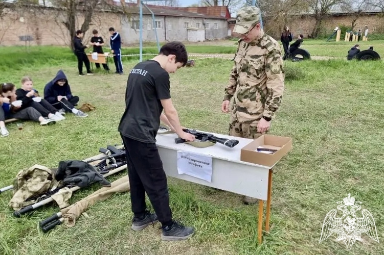 РОСГВАРДЕЙЦЫ ПРИНЯЛИ УЧАСТИЕ В ОРГАНИЗАЦИИ РАЙОННЫХ ЭТАПОВ ВОЕННО-ПАТРИОТИЧЕСКОЙ ИГРЫ «ЗАРНИЦА 2.0» В СЕВЕРНОЙ ОСЕТИИ