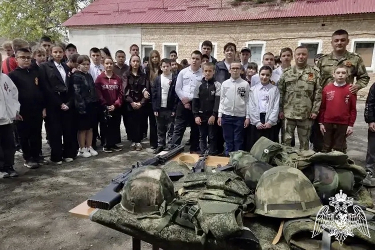 ВОЕННОСЛУЖАЩИЕ РОСГВАРДИИ ПРИСОЕДИНИЛИСЬ К ПАТРИОТИЧЕСКИМ АКЦИЯМ, ПОСВЯЩЕННЫМ ДНЮ ВЕЛИКОЙ ПОБЕДЫ