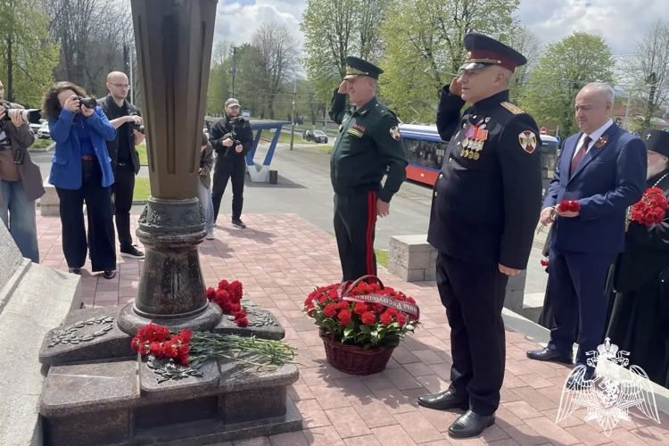 ВО ВЛАДИКАВКАЗЕ ПРЕДСТАВИТЕЛИ РОСГВАРДИИ ПРИНЯЛИ УЧАСТИЕ В ТОРЖЕСТВЕННОМ МЕРОПРИЯТИИ, ПОСВЯЩЕННОМ ДНЮ ПОБЕДЫ