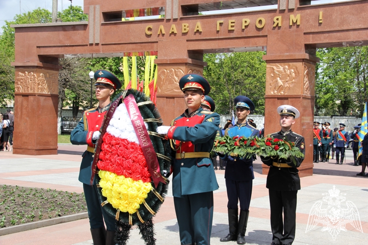 ВО ВЛАДИКАВКАЗЕ ПРЕДСТАВИТЕЛИ РОСГВАРДИИ ПРИНЯЛИ УЧАСТИЕ В ТОРЖЕСТВЕННОМ МЕРОПРИЯТИИ, ПОСВЯЩЕННОМ ДНЮ ПОБЕДЫ