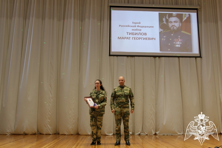 ТОРЖЕСТВЕННОЕ МЕРОПРИЯТИЕ ПО СЛУЧАЮ ПОСЛЕДНЕГО ЗВОНКА ПРОШЛО С УЧАСТИЕМ РОСГВАРДИИ В СЕВЕРНОЙ ОСЕТИИ