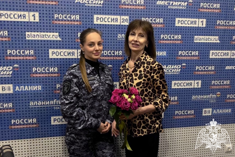 ПРЕДСТАВИТЕЛЬ ПРЕСС-СЛУЖБЫ УПРАВЛЕНИЯ РОСГВАРДИИ ПО РСО-АЛАНИЯ ПОЗДРАВИЛА РАДИОЖУРНАЛИСТОВ С ПРОФЕССИОНАЛЬНЫМ ПРАЗДНИКОМ