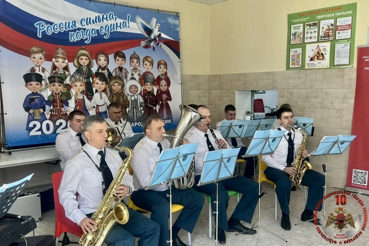 В СЕВЕРНОЙ ОСЕТИИ ПРОДОЛЖАЕТСЯ АКЦИЯ «ВОЙСКА ПРАВОПОРЯДКА. С МУЗЫКОЙ В СЕРДЦЕ!»
