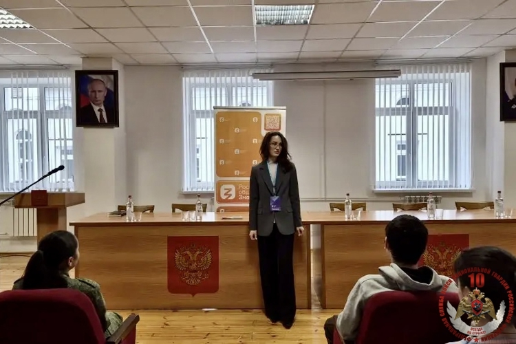 РОСГВАРДЕЙЦЫ ПРОВЕЛИ ПАТРИОТИЧЕСКИЕ МЕРОПРИЯТИЯ ДЛЯ ШКОЛЬНИКОВ