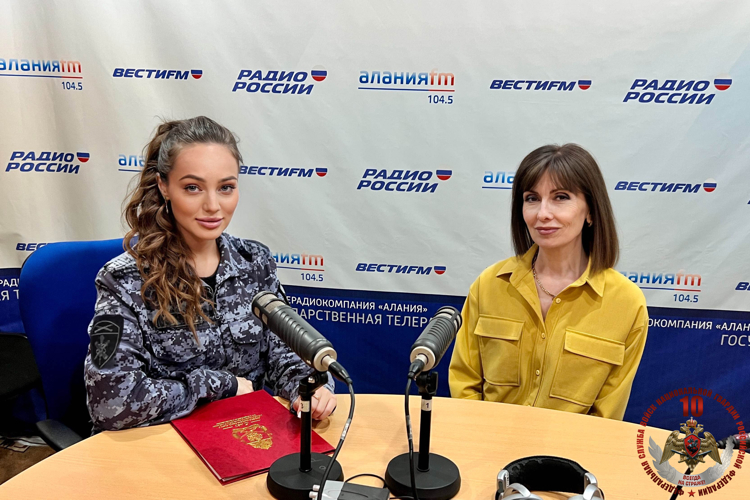 «В ЭФИРЕ РОСГВАРДИЯ»: РАДИОСЛУШАТЕЛЯМ СЕВЕРНОЙ ОСЕТИИ РАССКАЗАЛИ О ПОСТУПЛЕНИИ НА СЛУЖБУ В РЯДЫ ВЕДОМСТВА