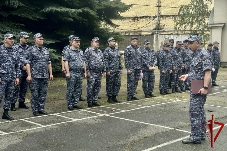 Во Владикавказе сотрудники Росгвардии провели комплексные тренировки на охраняемых объектах
