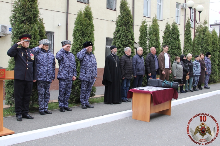 ВО ВЛАДИКАВКАЗЕ ПОЧТИЛИ ПАМЯТЬ ПОГИБШИХ РОСГВАРДЕЙЦЕВ