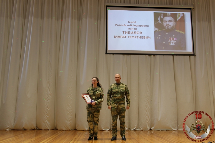 ТОРЖЕСТВЕННОЕ МЕРОПРИЯТИЕ ПО СЛУЧАЮ ПОСЛЕДНЕГО ЗВОНКА ПРОШЛО С УЧАСТИЕМ РОСГВАРДИИ В СЕВЕРНОЙ ОСЕТИИ
