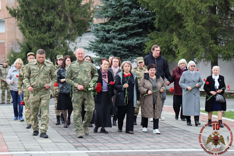 ВО ВЛАДИКАВКАЗЕ ПОЧТИЛИ ПАМЯТЬ ПОГИБШИХ РОСГВАРДЕЙЦЕВ