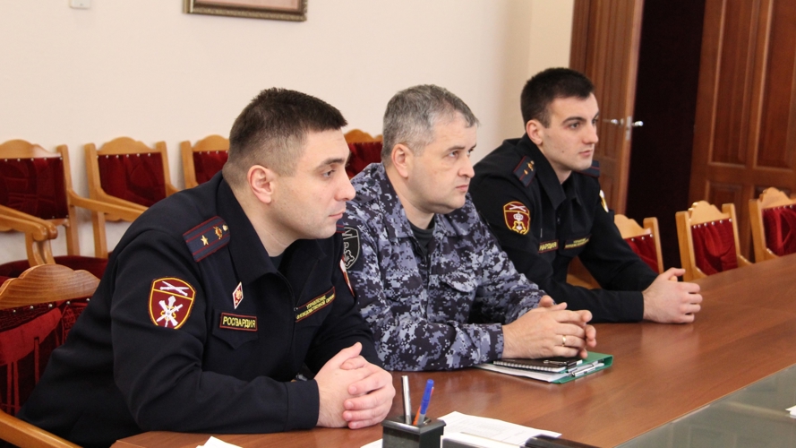 В СЕВЕРНОЙ ОСЕТИИ СОТРУДНИКИ РОСГВАРДИИ ПРОВЕРИЛИ ГОТОВНОСТЬ ОБРАЗОВАТЕЛЬНЫХ УЧРЕЖДЕНИЙ К НОВОМУ УЧЕБНОМУ ГОДУ И ПРЕДСТОЯЩИМ ВЫБОРАМ