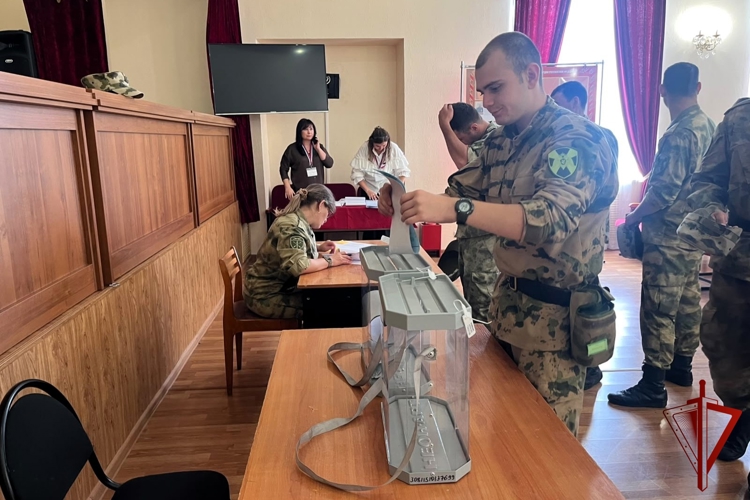 Военнослужащие Росгвардии приняли участие в голосовании в муниципальных районах Северной Осетии