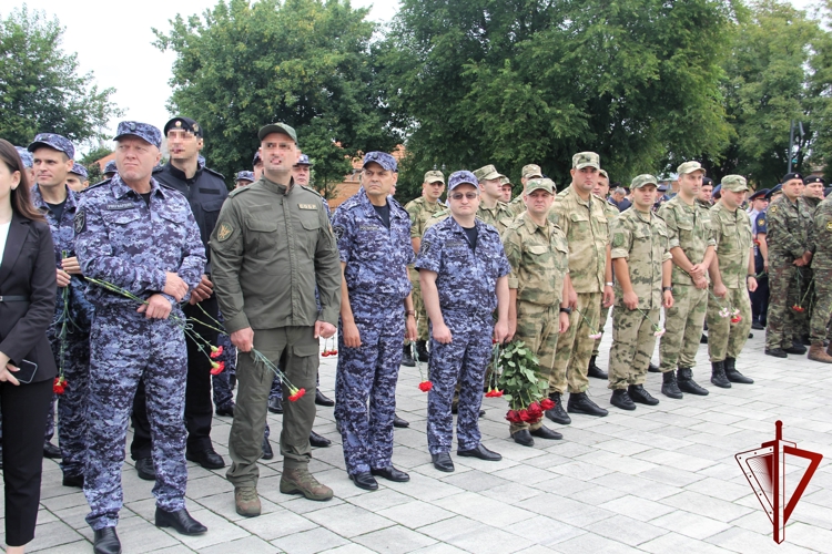 В Северной Осетии росгвардейцы почтили память жертв бесланской трагедии
