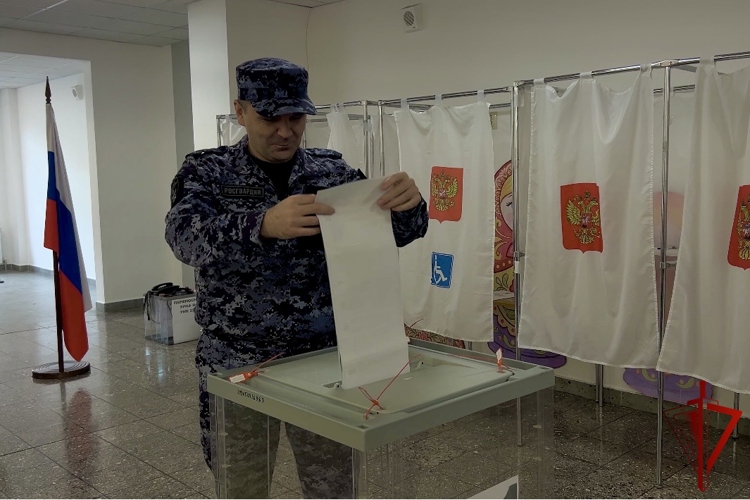 В Северной Осетии сотрудники и военнослужащие Росгвардии продемонстрировали стопроцентную явку на выборах депутатов Государственной Думы IX созыва