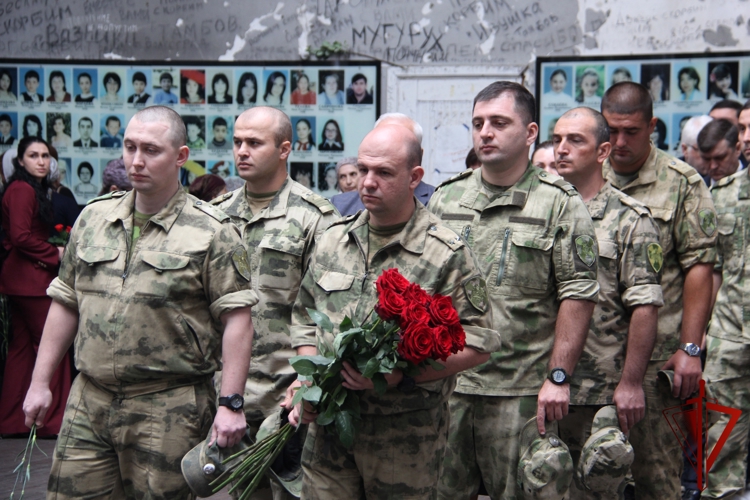 В Северной Осетии росгвардейцы почтили память жертв бесланской трагедии