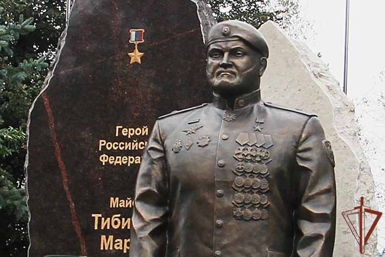 В Северной Осетии открыли памятник Герою России Марату Тибилову