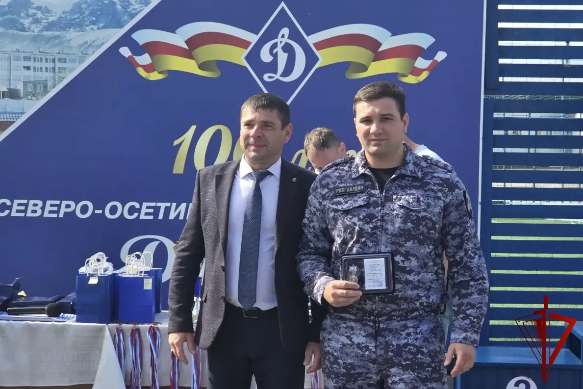 Росгвардейцев наградили в честь 100-летия общества «Динамо» в Северной Осетии